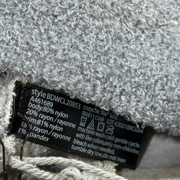 Barefoot Dreams NWT Cozy Chic Lite Confetti Beanie Hat Smokey Green Fog Gray - Picture 9 of 9